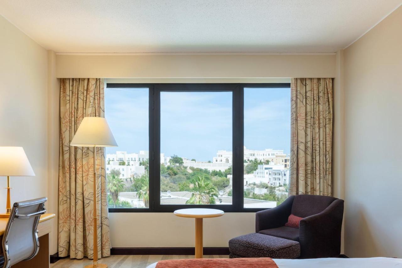 Crowne Plaza By Ihg Hotel